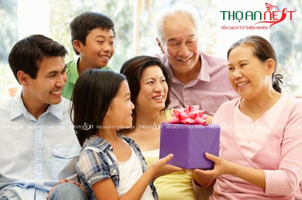 Top quà tặng sức khỏe cho bố mẹ, người già lớn tuổi ý nghĩa từ Thọ An