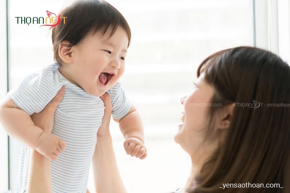 Mẹ của trẻ 6 tháng nếu bổ sung yến đều đặn sẽ giúp bé hấp thu gián tiếp các chất dinh dưỡng cần thiết